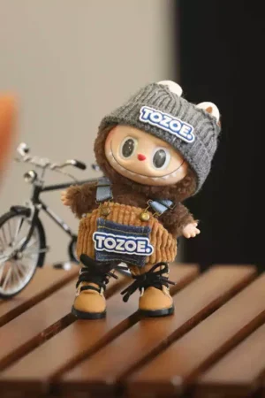 Labubu Clothes – English Wool Hat & Brown Overalls Set | nekolulu