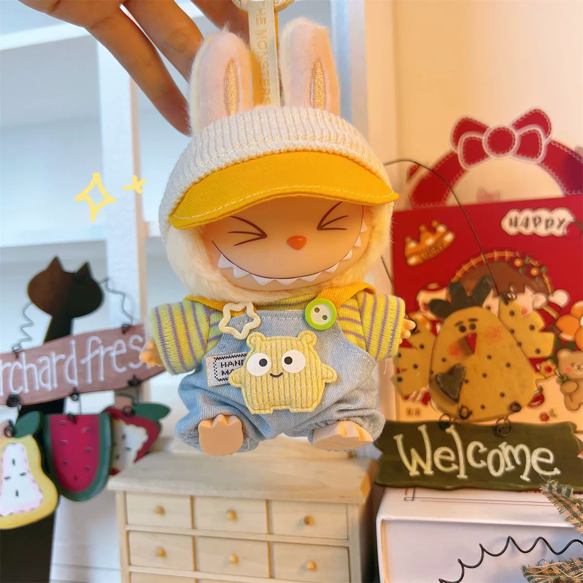 Labubu Clothes Set – Owl Overalls & Yellow Cap | nekolulu 1 Labubu Clothes Set – Owl Overalls & Yellow Cap | nekolulu