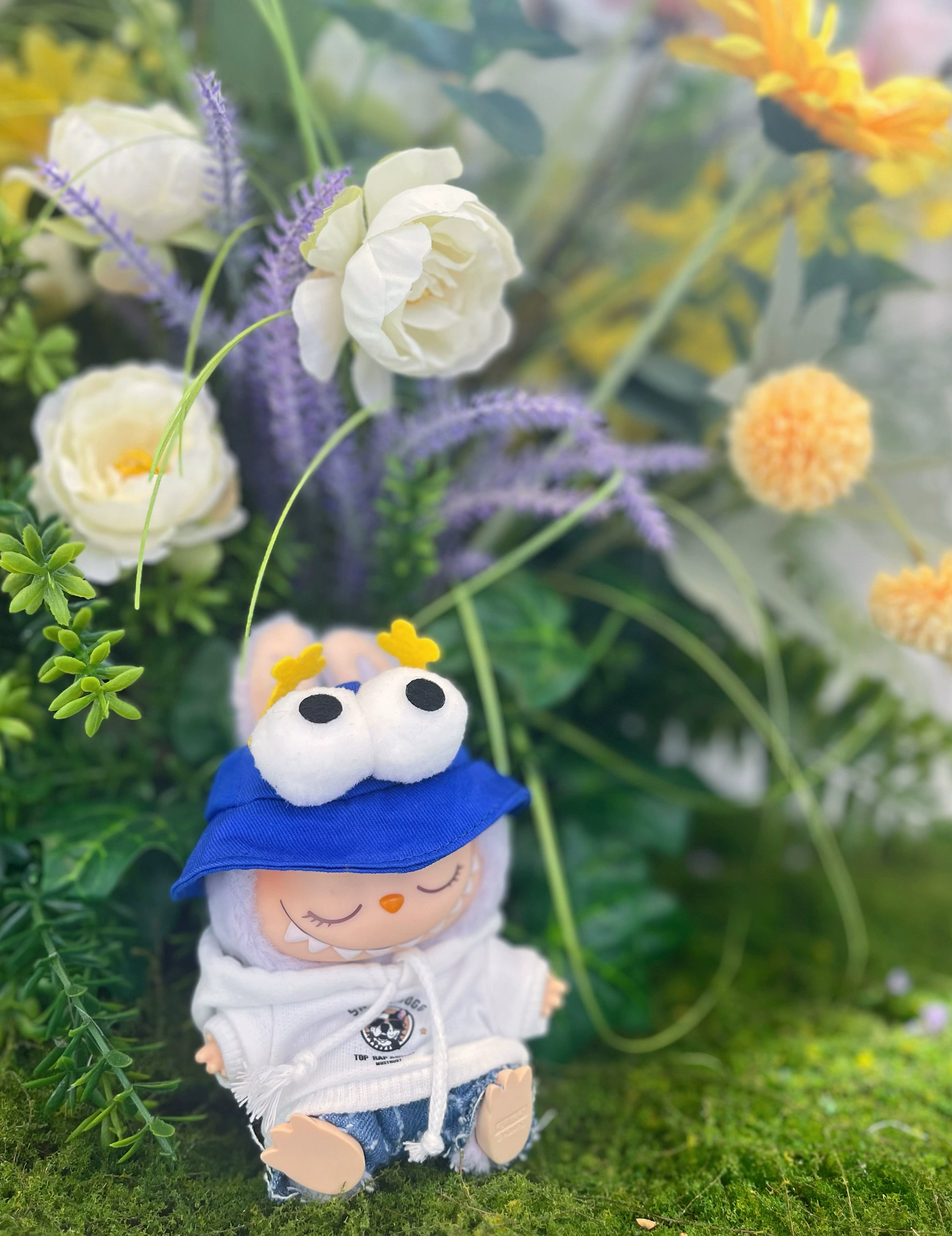 Labubu Clothes Set – Sweatshirt and Denim Shorts Outfit | nekolulu 5 Labubu Clothes Set – Sweatshirt and Denim Shorts Outfit | nekolulu