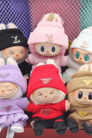 Labubu Clothes Set – Knitted Sweater & Hat (Multi-Color Brand Logos) | nekolulu