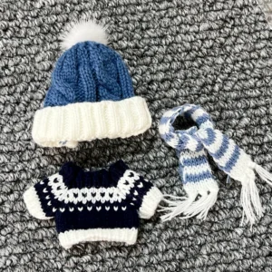 Blue and white sweater scarf blue hat